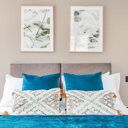 Executive 2 Bedroom Apt City Centre Free Pkg , Wifi By Tent Serviced Apartments Staines-upon-Thames Exteriér fotografie