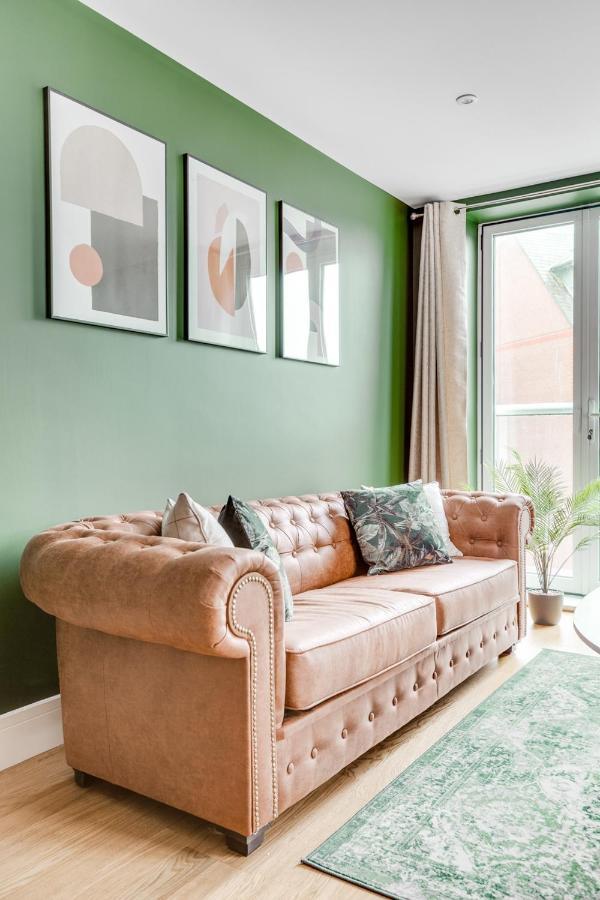 Executive 2 Bedroom Apt City Centre Free Pkg , Wifi By Tent Serviced Apartments Staines-upon-Thames Exteriér fotografie
